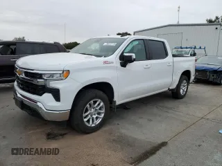 2024 Chevrolet Silverado 1500 LT with VIN 1GCUDDE83RZ304265, listed as a Copart auction lot 76372114 with 12,131 mi miles and Salvage Title. Bid and sale history available at carsss.com. Image 1.