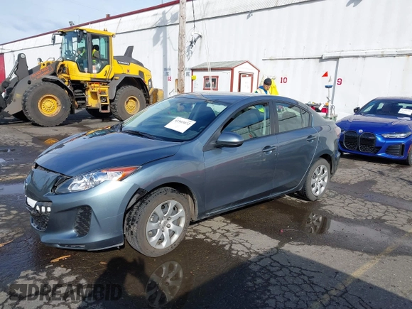 2013 Mazda 3 i SV with VIN JM1BL1TG1D1784364, listed as a IAAI auction lot 41903072 with 45,818 mi miles. Bid and sale history available at carsss.com. Image 2.
