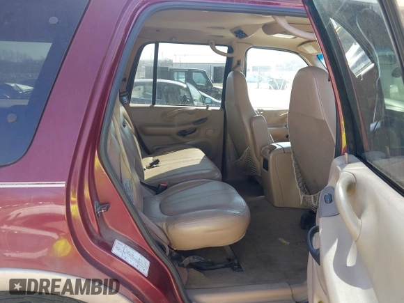 1998 Ford Expedition XLT z VIN 1FMPU18L0WLB53634, wystawiony jako IAAI lot #41895376 z przebiegiem 223 475 mil mil oraz . Historia ofert i sprzedaży dostępna na DreamBid. Obrazek 8.