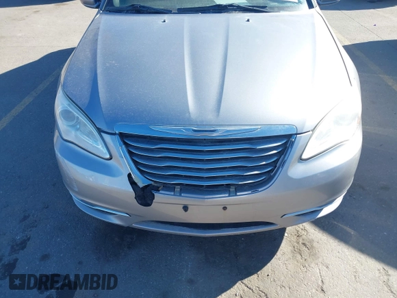 2013 Chrysler 200 Touring with VIN 1C3CCBBG2DN527898, listed as a IAAI auction lot 41850215 with 119,137 mi miles. Bid and sale history available at carsss.com. Image 6.