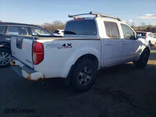 2011 Nissan Frontier PRO-4X with VIN 1N6AD0EVXBC440903, listed as a Copart auction lot 75224394 with 207,536 mi miles and Clean Title. Bid and sale history available at carsss.com. Image 3.
