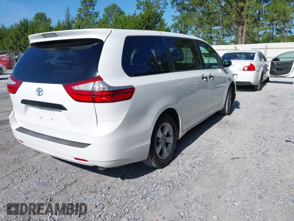 2016 Toyota Sienna L z VIN 5TDZK3DC7GS735427, wystawiony jako IAAI lot #42333624 z przebiegiem 82 599 mil mil oraz . Historia ofert i sprzedaży dostępna na DreamBid. Obrazek 4.