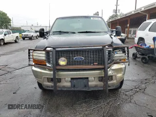 2001 Ford Excursion Limited z VIN 1FMSU43F31EC18728, wystawiony jako Copart lot #58974105 z przebiegiem 266 747 mil mil oraz Szkoda całkowita • Salvage title. Historia ofert i sprzedaży dostępna na DreamBid. Obrazek 5.