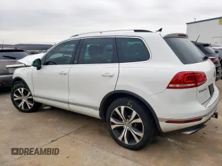 2017 Volkswagen Touareg Wolfsburg Edition z VIN WVGRF7BP2HD006004, wystawiony jako Copart lot #46347485 z przebiegiem 59 345 mil mil oraz Szkoda całkowita • Salvage title. Historia ofert i sprzedaży dostępna na DreamBid. Obrazek 2.