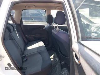 2009 Honda Fit Sport с VIN JHMGE884X9S031777, выставлен на аукционе IAAI как лот 42482823 с пробегом 317 667 миль миль и . История ставок и продаж доступна на DreamBid. Изображение 8.
