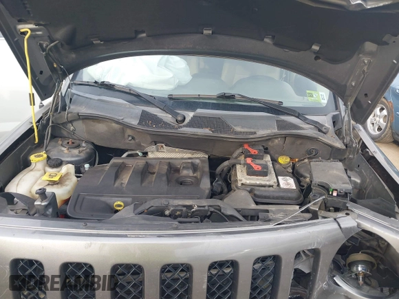2011 Jeep Patriot Sport with VIN 1J4NF1GB9BD202472, listed as a IAAI auction lot 41923467 with 139,727 mi miles. Bid and sale history available at carsss.com. Image 10.
