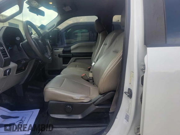 2019 Ford F-250 XL z VIN 1FT7W2BTXKED46997, wystawiony jako IAAI lot #42737714 z przebiegiem 124 075 mil mil oraz . Historia ofert i sprzedaży dostępna na DreamBid. Obrazek 5.