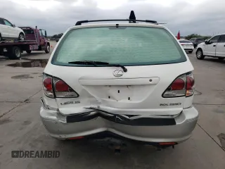 2002 Lexus RX 300 with VIN JTJHF10U720255271, listed as a Copart auction lot 70510154 with 249,063 mi miles and Salvage Title. Bid and sale history available at carsss.com. Image 6.