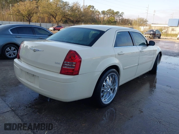 2007 Chrysler 300 with VIN 2C3KA43R87H704299, listed as a IAAI auction lot 41531011 with 179,325 mi miles. Bid and sale history available at carsss.com. Image 4.