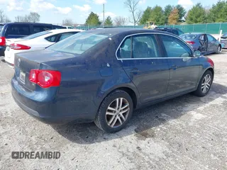 2006 Volkswagen Jetta 2.5L z VIN 3VWRF71K76M625318, wystawiony jako IAAI lot #41872926 z przebiegiem 69 892 mil mil oraz . Historia ofert i sprzedaży dostępna na DreamBid. Obrazek 4.