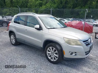2009 Volkswagen Tiguan SE with VIN WVGBV75NX9W527816, listed as a IAAI auction lot 42744110 with 183,181 mi miles and . Bid and sale history available at DreamBid. Image 1.