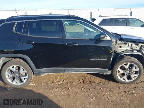 2018 Jeep Compass Limited with VIN 3C4NJDCB4JT501582, listed as a IAAI auction lot 40843136 with 62,986 mi miles. Bid and sale history available at carsss.com. Image 13.