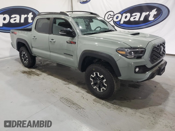 2023 Toyota Tacoma SR5 z VIN 3TMAZ5CN3PM210839, wystawiony jako Copart lot #88169495 z przebiegiem 17 766 mil mil oraz Czysty tytuł • Clean title. Historia ofert i sprzedaży dostępna na DreamBid. Obrazek 4.