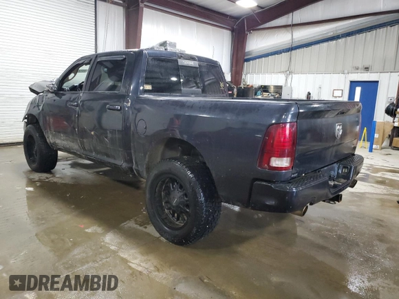 2013 Ram 1500 Sport z VIN 1C6RR7MT0DS615059, wystawiony jako Copart lot #89258315 z przebiegiem 136 524 mil mil oraz Szkoda całkowita • Salvage title. Historia ofert i sprzedaży dostępna na DreamBid. Obrazek 2.