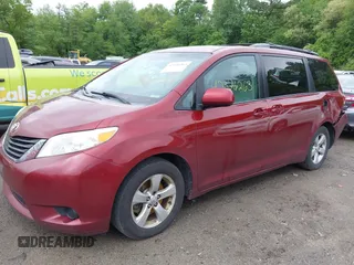 2011 Toyota Sienna LE AAS z VIN 5TDKK3DC1BS023229, wystawiony jako IAAI lot #42326263 z przebiegiem 249 693 mil mil oraz . Historia ofert i sprzedaży dostępna na DreamBid. Obrazek 17.