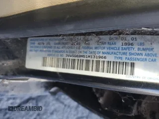 2001 Volkswagen Jetta z VIN 3VWSG69M51M131966, wystawiony jako Copart lot #47549355 z przebiegiem 98 503 mil mil oraz Szkoda całkowita • Salvage title. Historia ofert i sprzedaży dostępna na DreamBid. Obrazek 12.