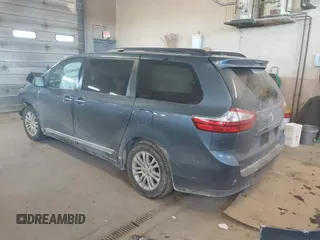 2017 Toyota Sienna XLE Auto Access Seat z VIN 5TDYZ3DC3HS885429, wystawiony jako IAAI lot #41454153 z przebiegiem 131 250 mil mil oraz . Historia ofert i sprzedaży dostępna na DreamBid. Obrazek 3.