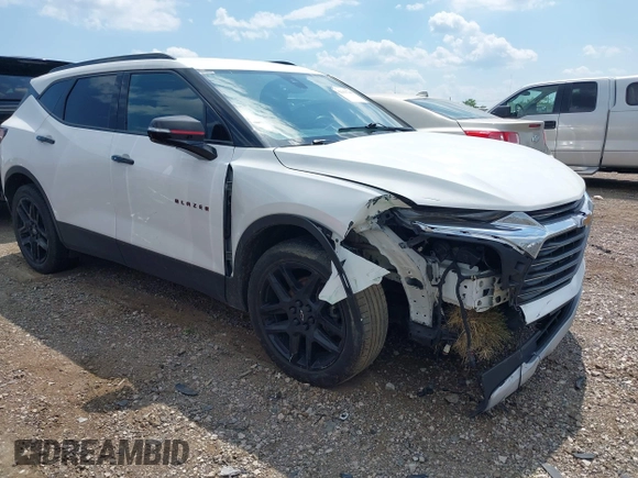 2021 Chevrolet Blazer LT z VIN 3GNKBCRS6MS510688, wystawiony jako IAAI lot #42651746 z przebiegiem 84 794 mil mil oraz . Historia ofert i sprzedaży dostępna na DreamBid. Obrazek 1.