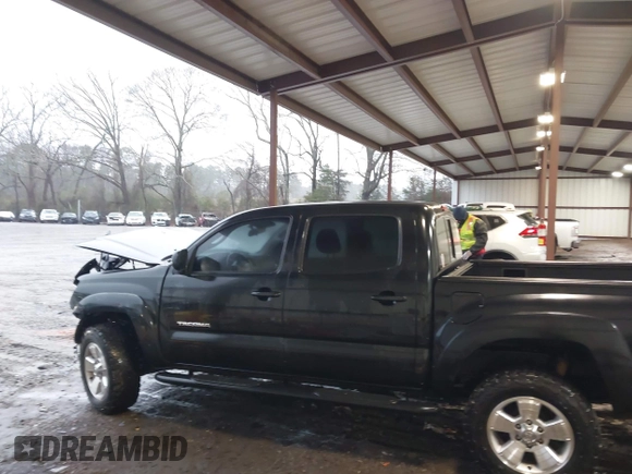 2006 Toyota Tacoma PreRunner z VIN 3TMJU62NX6M022436, wystawiony jako IAAI lot #41566792 z przebiegiem 273 922 mil mil oraz . Historia ofert i sprzedaży dostępna na DreamBid. Obrazek 14.