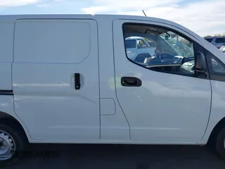 2016 Nissan NV200 S z VIN 3N6CM0KN6GK694378, wystawiony jako IAAI lot #42083804 z przebiegiem Nie podano mil oraz . Historia ofert i sprzedaży dostępna na DreamBid. Obrazek 13.