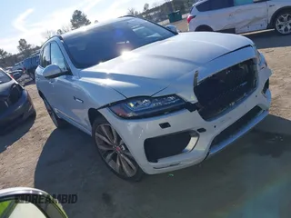 2017 Jaguar F-Pace S z VIN SADCM2BV7HA090411, wystawiony jako IAAI lot #41626971 z przebiegiem 53 846 mil mil oraz . Historia ofert i sprzedaży dostępna na DreamBid. Obrazek 1.