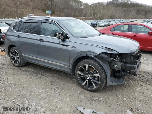 2022 Volkswagen Tiguan SEL R-Line with VIN 3VV4B7AX1NM149958, listed as a Copart auction lot 48055175 with 31,908 mi miles and Salvage Title. Bid and sale history available at carsss.com. Image 4.
