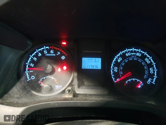 2017 Toyota Tacoma SR z VIN 5TFSX5EN4HX049906, wystawiony jako Copart lot #47266475 z przebiegiem 117 976 mil mil oraz Szkoda całkowita • Salvage title. Historia ofert i sprzedaży dostępna na DreamBid. Obrazek 9.
