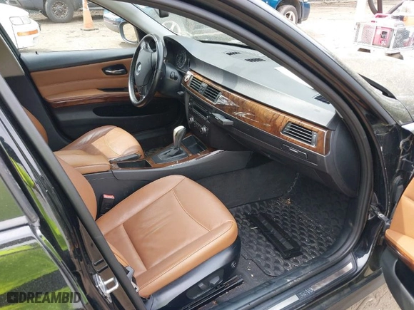 2011 BMW 3 Series 328i with VIN WBAPH7C51BE678914, listed as a IAAI auction lot 41945556 with 171,271 mi miles. Bid and sale history available at carsss.com. Image 5.