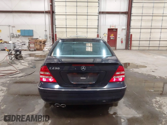 2007 Mercedes-Benz C 230 Sport с VIN WDBRF52H97F930409, выставлен на аукционе IAAI как лот 42504108 с пробегом 124 944 миль миль и . История ставок и продаж доступна на DreamBid. Изображение 16.