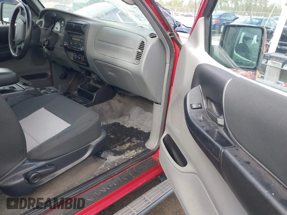 2010 Ford Ranger XL z VIN 1FTKR1EE6APA15104, wystawiony jako IAAI lot #40680910 z przebiegiem 60 137 mil mil oraz . Historia ofert i sprzedaży dostępna na DreamBid. Obrazek 5.