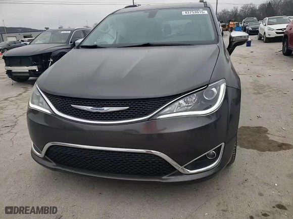 2018 Chrysler Pacifica Limited with VIN 2C4RC1GG5JR186634, listed as a Copart auction lot 45209895 with 140,995 mi miles and Salvage Title. Bid and sale history available at carsss.com. Image 11.