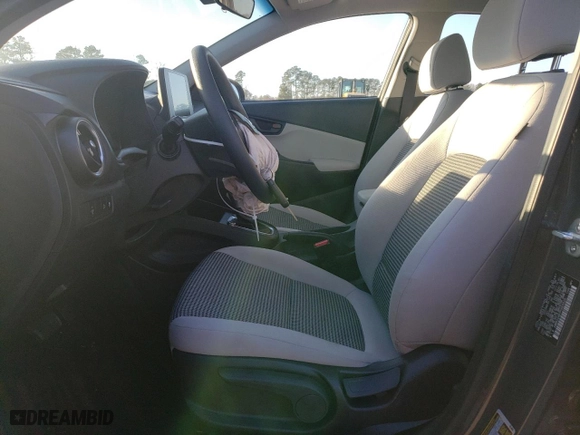 2023 Hyundai Kona SE with VIN KM8K22AB7PU009520, listed as a Copart auction lot 83563934 with 28,561 mi miles and Salvage Title. Bid and sale history available at carsss.com. Image 7.