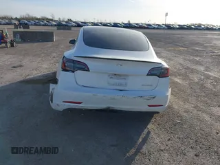 2023 Tesla Model 3 Performance z VIN 5YJ3E1EC5PF689620, wystawiony jako IAAI lot #41814112 z przebiegiem Nie podano mil oraz . Historia ofert i sprzedaży dostępna na DreamBid. Obrazek 16.