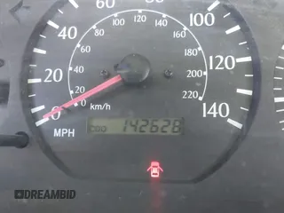 2001 Toyota Solara SE z VIN 2T1CF28P91C491927, wystawiony jako IAAI lot #42475651 z przebiegiem 142 628 mil mil oraz . Historia ofert i sprzedaży dostępna na DreamBid. Obrazek 7.