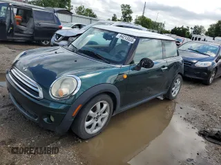 2009 MINI Hardtop with VIN WMWMF33539TU69648, listed as a Copart auction lot 64213555 with 165,805 mi miles and Clean title. Bid and sale history available at DreamBid. Image 1.