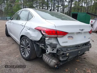 2015 Hyundai Genesis 3.8L z VIN KMHGN4JEXFU037569, wystawiony jako IAAI lot #41957191 z przebiegiem 45 242 mil mil oraz . Historia ofert i sprzedaży dostępna na DreamBid. Obrazek 3.