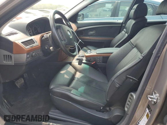 2005 BMW 7 Series 745Li z VIN WBAGN63535DS60710, wystawiony jako Copart lot #58921295 z przebiegiem 94 748 mil mil oraz Szkoda całkowita • Salvage title. Historia ofert i sprzedaży dostępna na DreamBid. Obrazek 7.