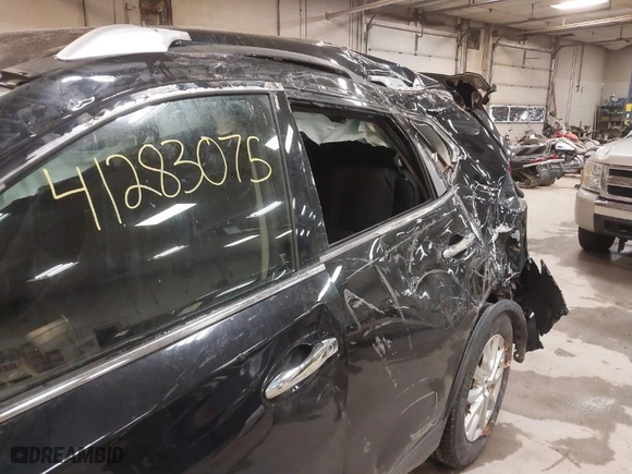 2019 Nissan Rogue SV with VIN JN8AT2MV4KW379098, listed as a IAAI auction lot 41283075 with 82899 miles. Bid and sale history available at carsss.com. Image 6.