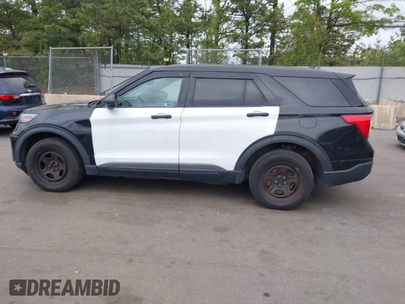 2021 Ford Police Interceptor Utility z VIN 1FM5K8AB7MGA43175, wystawiony jako IAAI lot #42322326 z przebiegiem Nie podano mil oraz . Historia ofert i sprzedaży dostępna na DreamBid. Obrazek 14.