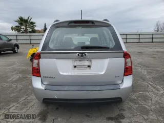 2009 Kia Rondo LX Base with VIN KNAFG528897240940, listed as a Copart auction lot 81859574 with 171,703 mi miles and Clean Title. Bid and sale history available at carsss.com. Image 6.