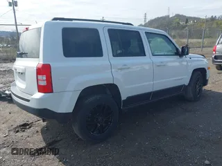 2017 Jeep Patriot 75th Anniversary with VIN 1C4NJRBB4HD138604, listed as a IAAI auction lot 41964927 with 96,035 mi miles and . Bid and sale history available at carsss.com. Image 4.