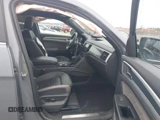 2021 Volkswagen Atlas SEL Premium R-Line с VIN 1V2FE2CA1MC213764, выставлен на аукционе IAAI как лот 41702906 с пробегом 48 957 миль миль и . История ставок и продаж доступна на DreamBid. Изображение 5.