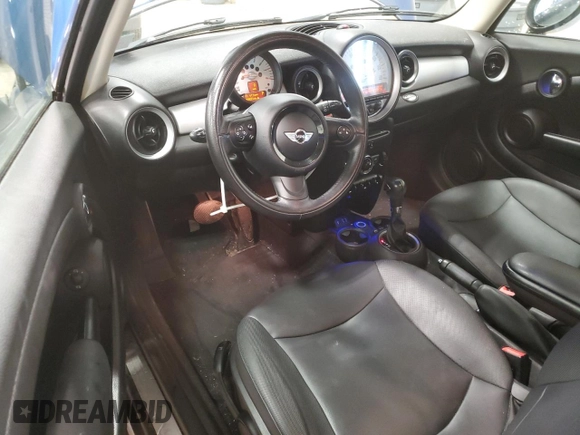 2013 MINI Hardtop with VIN WMWSU3C53DT681665, listed as a Copart auction lot 60752355 with 104,874 mi miles and Salvage title. Bid and sale history available at DreamBid. Image 8.