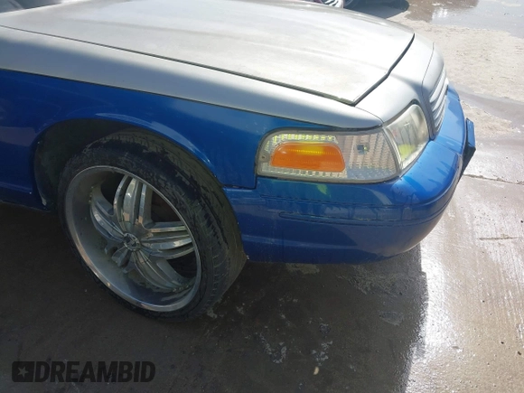 1999 Ford Crown Victoria Police z VIN 2FAFP71W5XX192230, wystawiony jako IAAI lot #41629743 z przebiegiem 170 510 mil mil oraz . Historia ofert i sprzedaży dostępna na DreamBid. Obrazek 6.