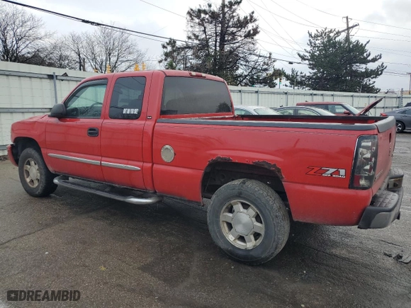 2006 GMC Sierra 1500 SLE1 with VIN 1GTEK19B06Z228739, listed as a Copart auction lot 83785024 with 331,217 mi miles and Salvage Title. Bid and sale history available at carsss.com. Image 2.
