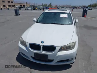 2011 BMW 3 Series 328i xDrive z VIN WBAPK7C56BA973869, wystawiony jako IAAI lot #42481840 z przebiegiem 112 972 mil mil oraz . Historia ofert i sprzedaży dostępna na DreamBid. Obrazek 6.