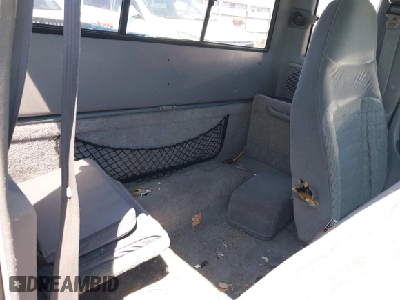 1994 Ford Ranger Splash z VIN 1FTCR14X1RPB54821, wystawiony jako IAAI lot #42386817 z przebiegiem 222 997 mil mil oraz . Historia ofert i sprzedaży dostępna na DreamBid. Obrazek 8.