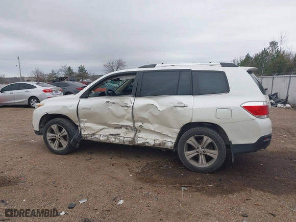 2012 Toyota Highlander Limited with VIN 5TDYK3EH9CS085158, listed as a IAAI auction lot 41737906 with 229,205 mi miles. Bid and sale history available at carsss.com. Image 14.