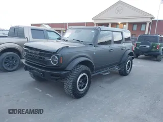 2021 Ford Bronco z VIN 1FMEE5DH0MLA77066, wystawiony jako IAAI lot #41889270 z przebiegiem 62 610 mil mil oraz . Historia ofert i sprzedaży dostępna na DreamBid. Obrazek 2.
