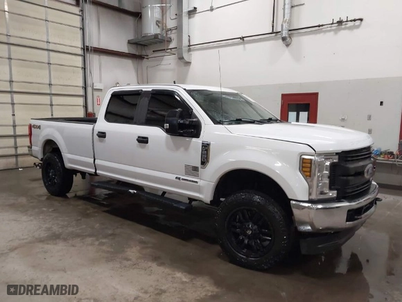 2019 Ford Super Duty F-250 SRW XL with VIN 1FT7W2BTXKEC83691, listed as a IAAI auction lot 41974771 with 139,673 mi miles. Bid and sale history available at carsss.com. Image 1.